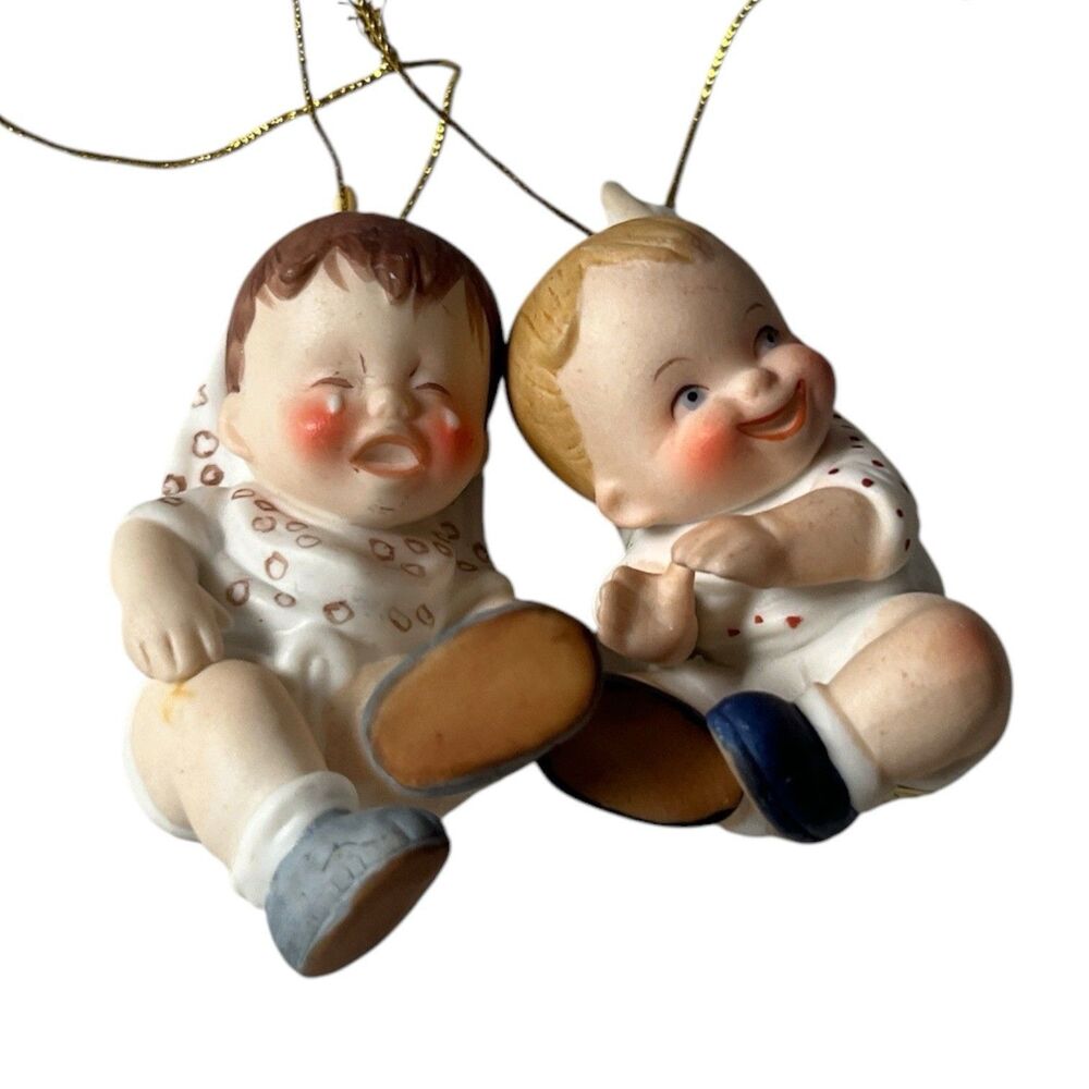 2 Vintage Heirloom Tradition Children of C H Twelvetrees Babies Out To Dry 1986